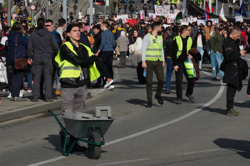 Završena blokada od 24h na Autokomandi