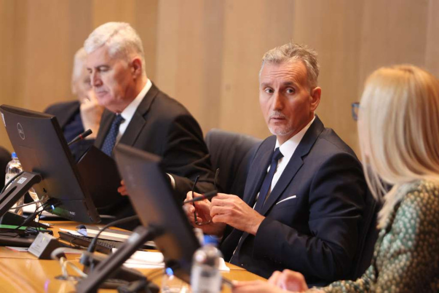 Kršenjem poslovnika o radu usvojeni evropski zakoni