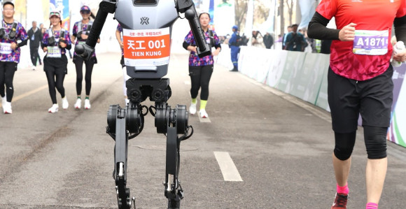 Roboti će se trkati sa ljudima u polumaratonu!
