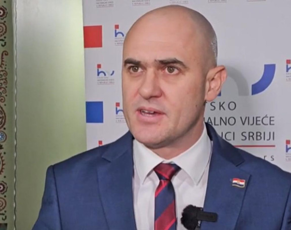 Испливао снимак бившег министра са калашњиковим