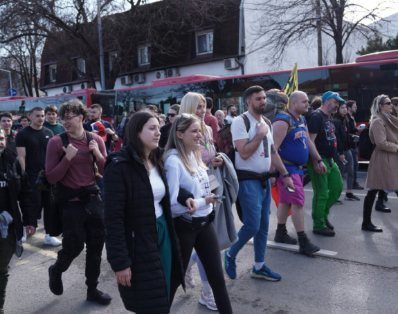 Studenti u blokadi pješke iz Beograda stigli u Novi Sad
