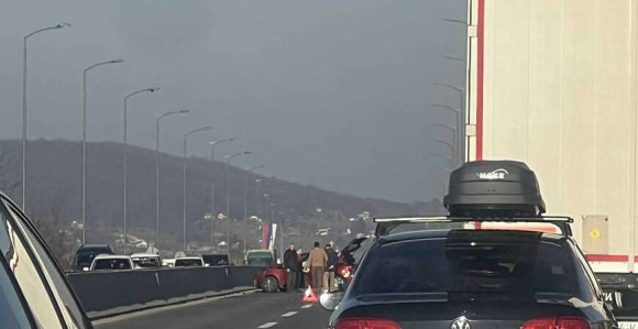 Велике гужве: Удес на брзој цести Бањалука - Лакташи