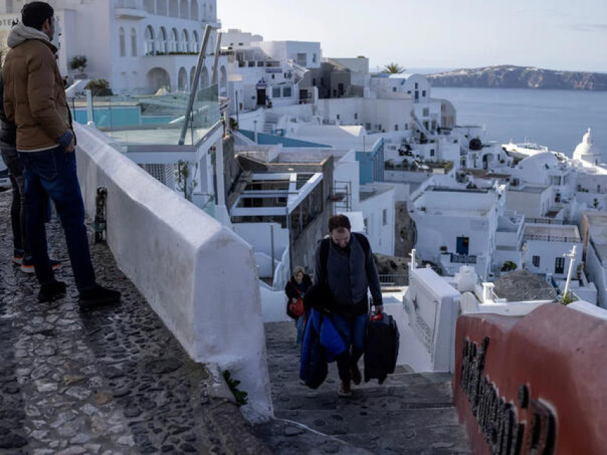 Tri jaka zemljotresa za sedam minuta pogodila Santorini
