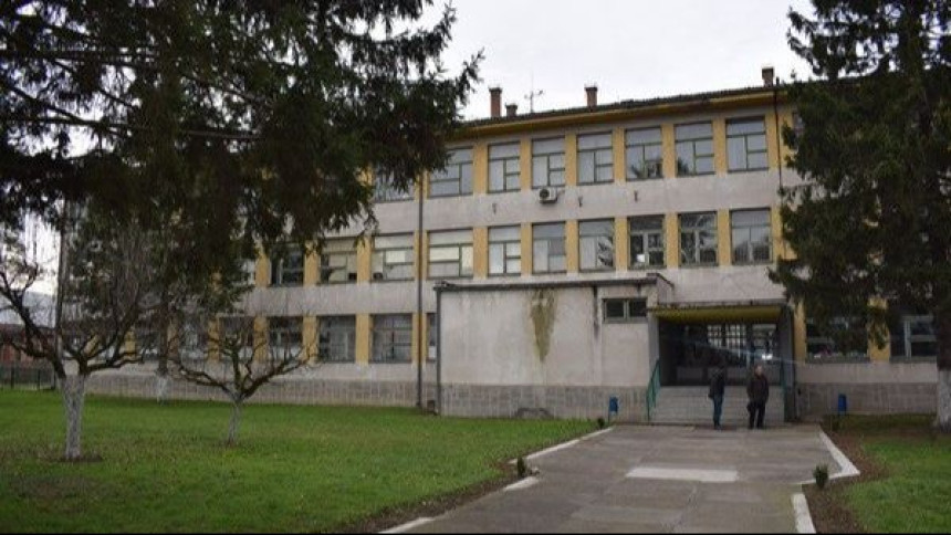 Učenik napravio spisak djece i nacrtao pištolj?
