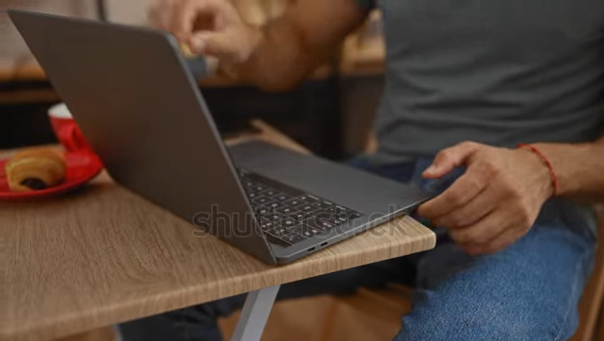 Sve više kupujemo preko interneta, evo ko najviše
