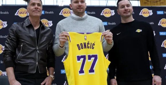 Potpuna pomama za Dončićevim dresom (VIDEO)