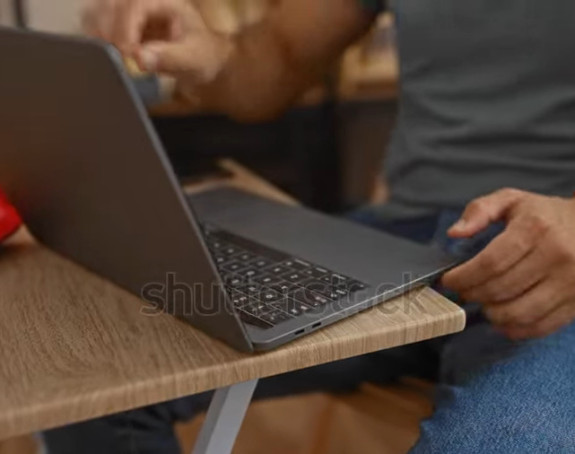 Sve više kupujemo preko interneta, evo ko najviše