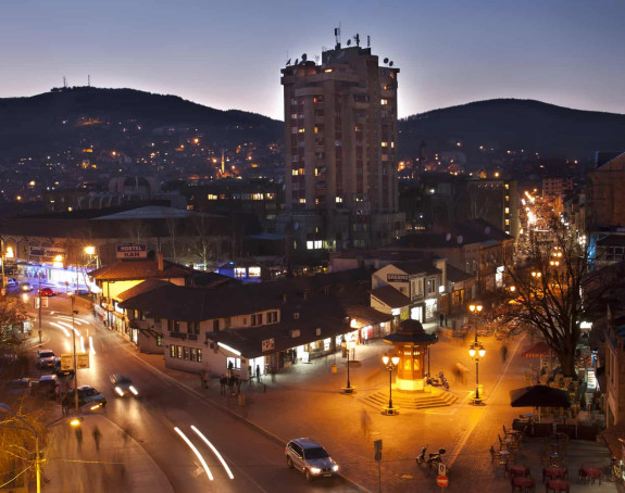 Drama u Srbiji: Mladić izboden nasred ulice