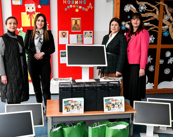 ATOS BANK uručila donaciju i održala predavanje na temu sigurnijeg interneta u Centru “Zaštiti me”!