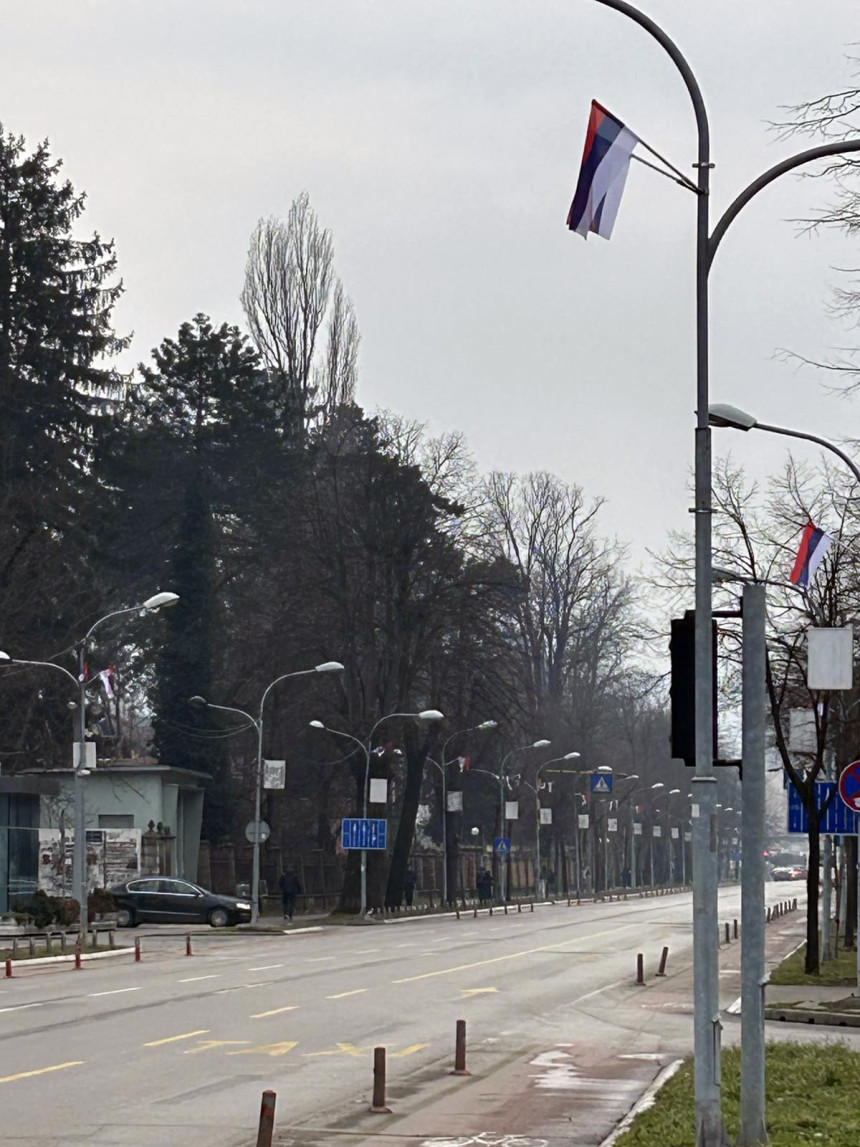 Zastave Srpske i Srbije ukrasile ulice Banjaluke