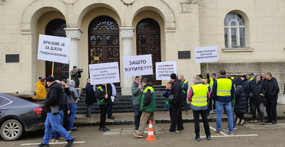 Radnici "Dep-ota" ispred Gradske uprave Banjaluka