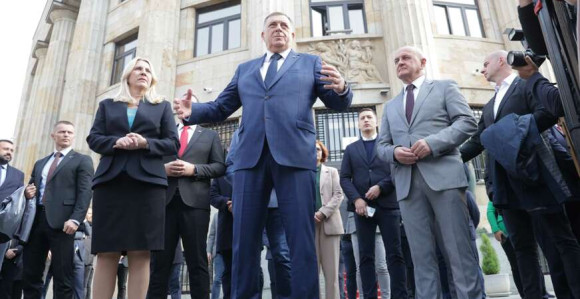 Krivična prijava protiv vlasti zbog uzimanja stranog novca