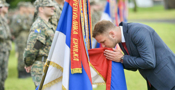 Zastava Srbije će se vijoriti, himna čuti, a grb vidjeti