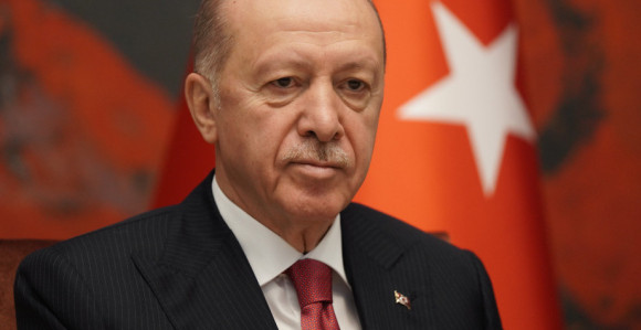 Mlada Turkinja na čelu istetovirala Erdoganove oči