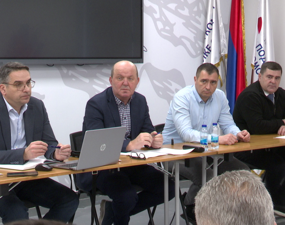 Drvoprerađivači u teškoj situaciji, ugrožen im rad