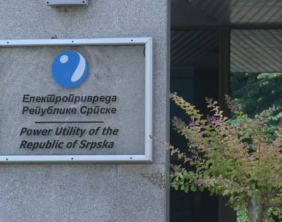 "ERS niže gubitke, ništa ne uplaćuje u budžet, a narod trpi"