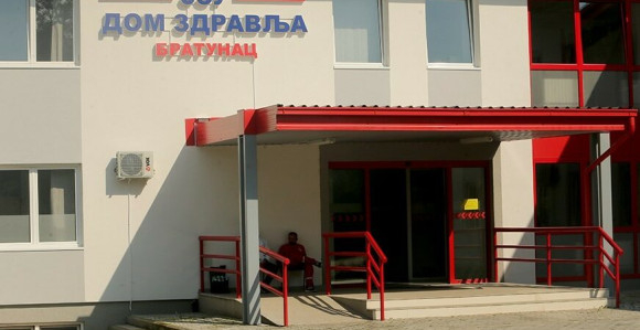 Bratunac:Djevojčica preminula, pozlilo joj na tribinama