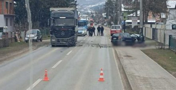 U teškom sudaru kod Doboja stradala ženska osoba