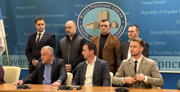 Poruka načelnika i gradonačelnika: Braniti interese RS!