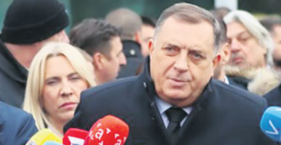 Božović: Ne gurajte ovaj napaćeni narod u još jedan sukob. Odgovaraj kao Milorad i ne krij se iza Srpske!