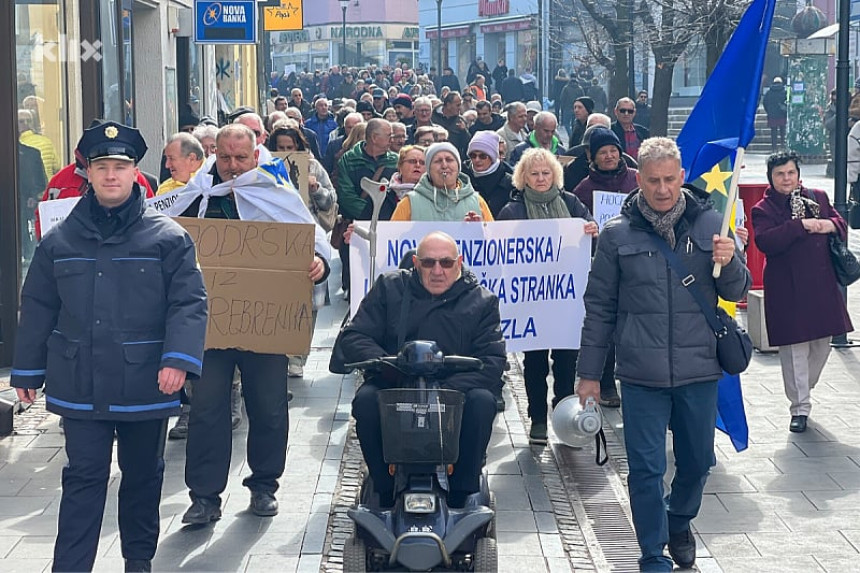 Протест у Тузли: Власт упоредили с афричким племенима
