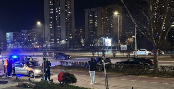 Sudar 4 vozila u Sarajevu, velika materijalna šteta