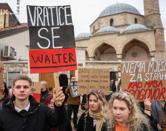 Protest u Sarajevu: Traže odgovornost za Donju Jablanicu