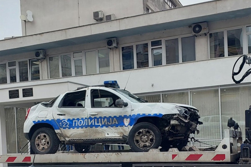 Pucao na policiju, ukrao im službeno vozilo pa sletio s puta