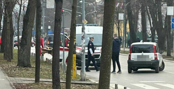 Vozilom udario djevojku, pa pokušao da pobjegne
