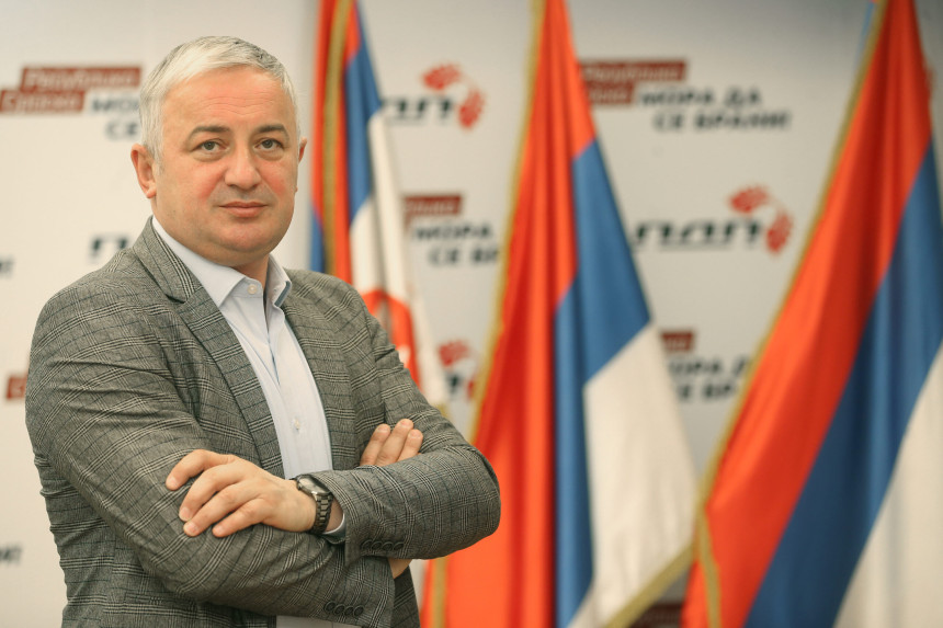 "Dok sam ja ratovao, Dodik je bio poznati švercer Ronhila"