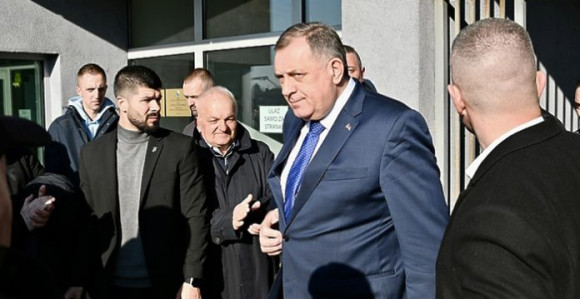 Dodik osuđen na godinu dana, ima i zabranu političkog djelovanja
