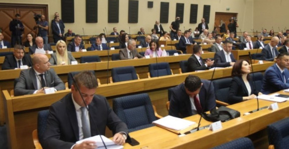 Стигли закони у НС РС: Забрана рада више институција БиХ у РС