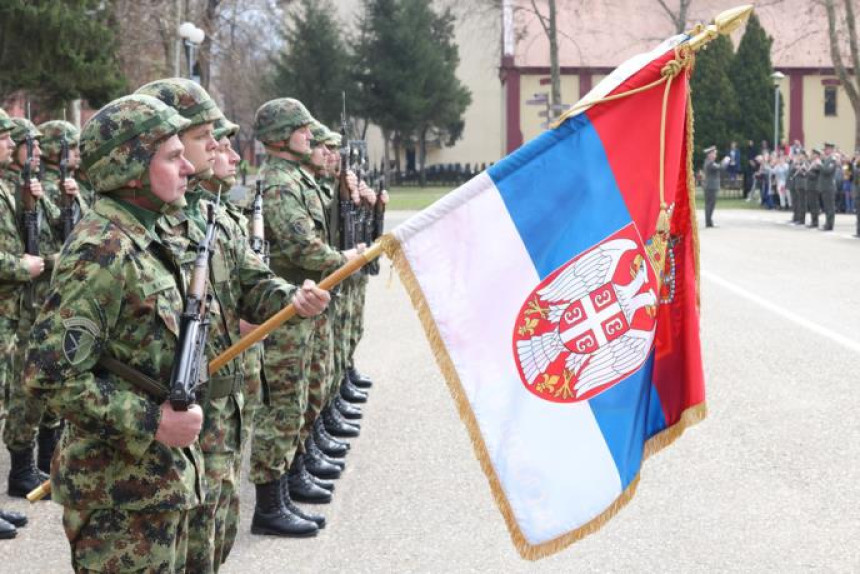 Amerikanac želi dobrovoljno da služi vojni rok u Srbiji