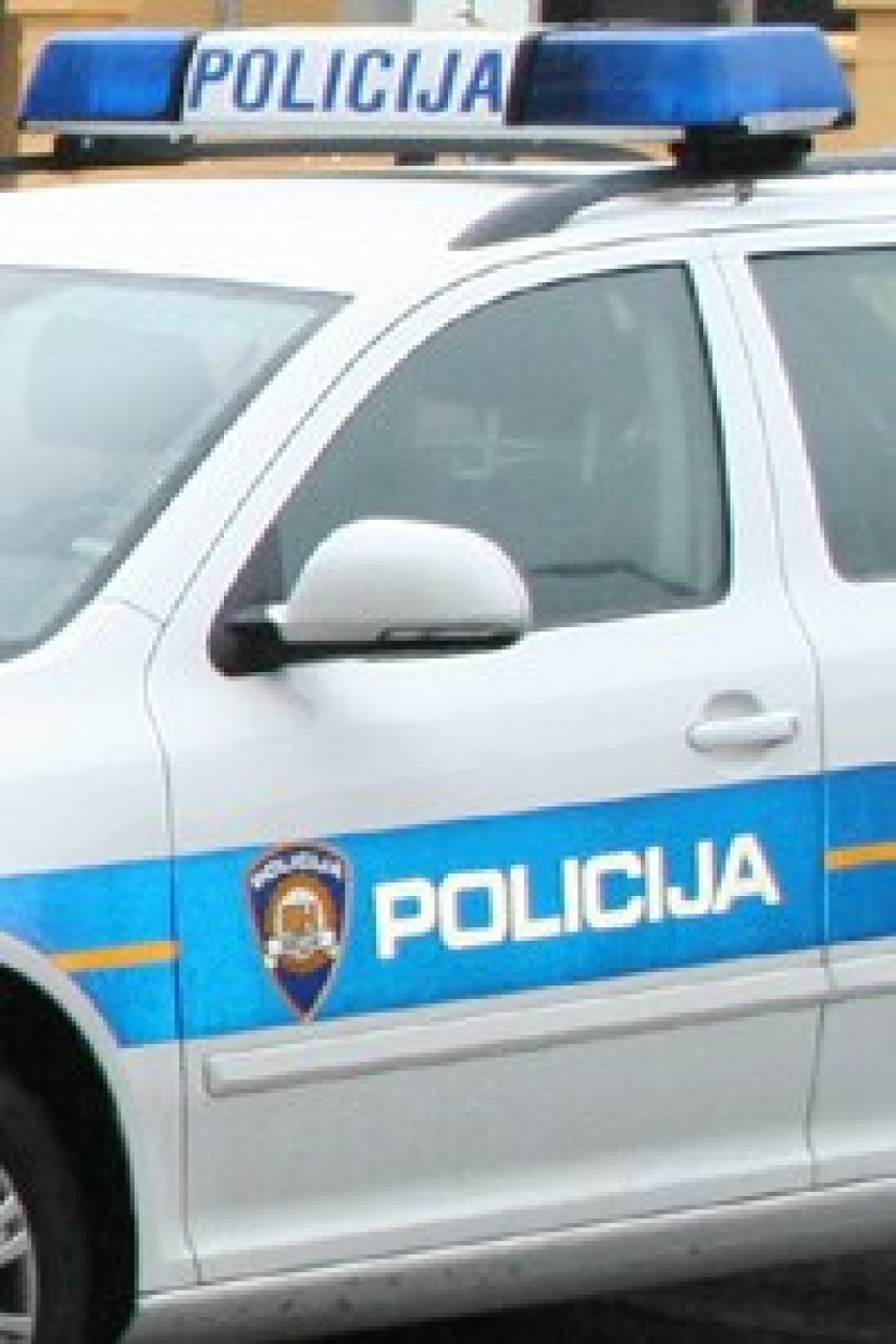 Bačena eksplozivna naprava u dvorište bivšeg fudbalera