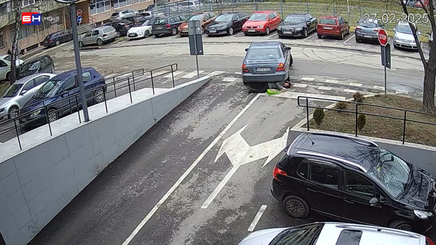 Mercedesom udario ženu na pješačkom prelazu (VIDEO)