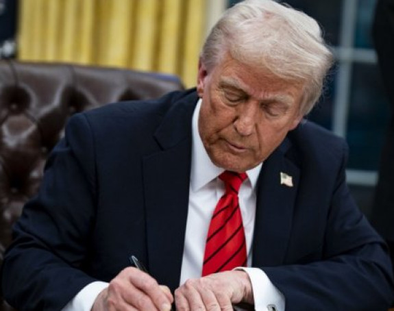 Tramp obustavio vojnu pomoć Ukrajini nakon konflikta sa Zelenskim