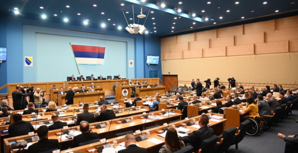 Без вета Бошњака на законе о забрани рада бх. институција