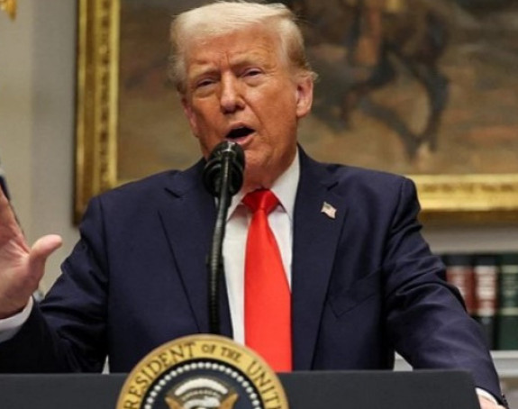 Трамп обуставио обавјештајну и војну помоћ Украјини