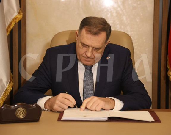 Dodik potpisao ukaze o zakonima kojima se zabranjuje djelovanje Suda, Tužilaštva BiH i SIPE na području Republike Srpske