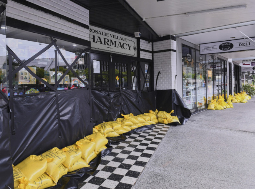 Evakuisano hiljade ljudi u Australiji, zatvoreni aerodromi