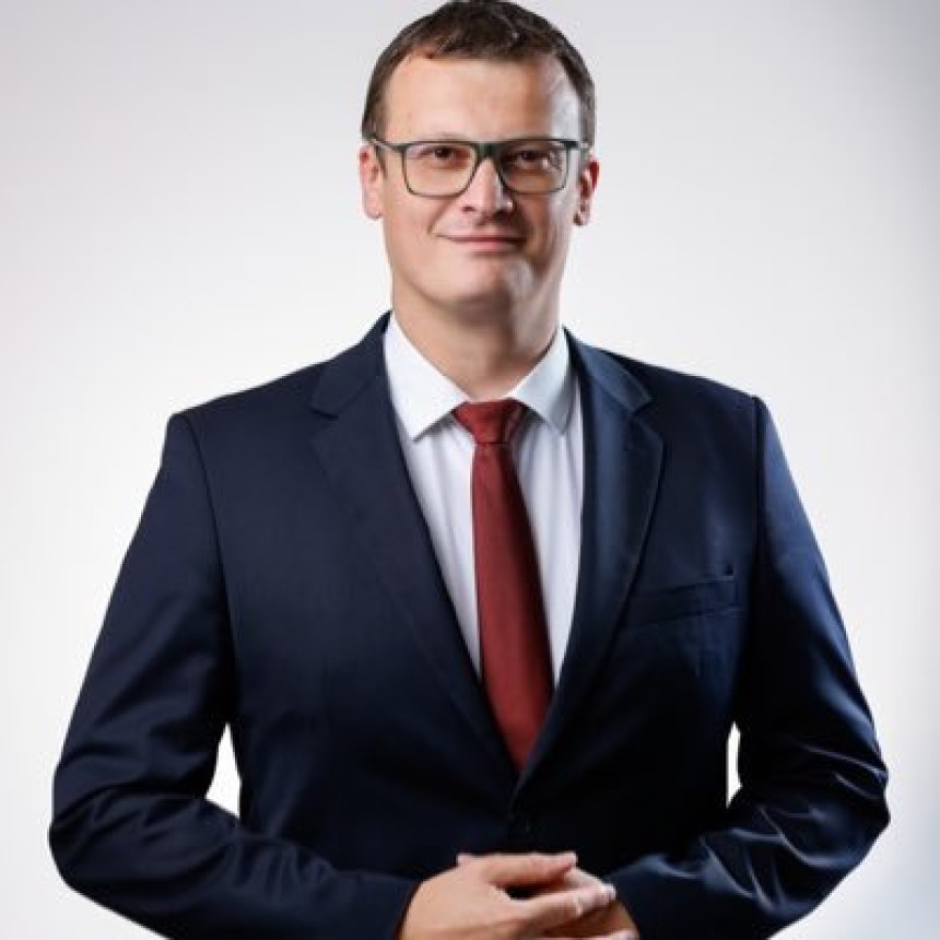 Božović poručio Dodiku: Sam ćeš brzo sebi staviti tačku