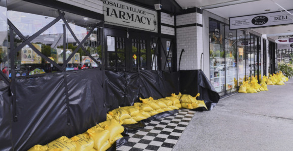 Evakuisano hiljade ljudi u Australiji, zatvoreni aerodromi