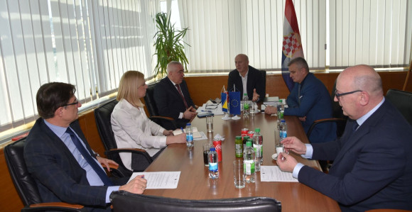 Svi zaposleni da poštuju zakone i obavljaju poslove