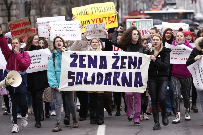Žene marširaju zbog nasilja, za jednakost i prava