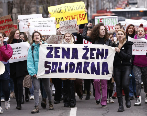 Žene marširaju zbog nasilja, za jednakost i prava