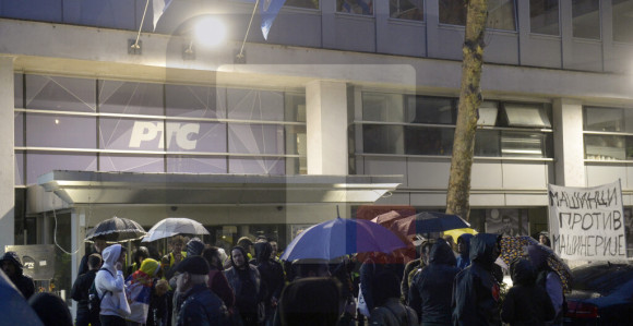 Studenti u blokadi blokirali zgrade RTS i RTV, ima povrijeđenih