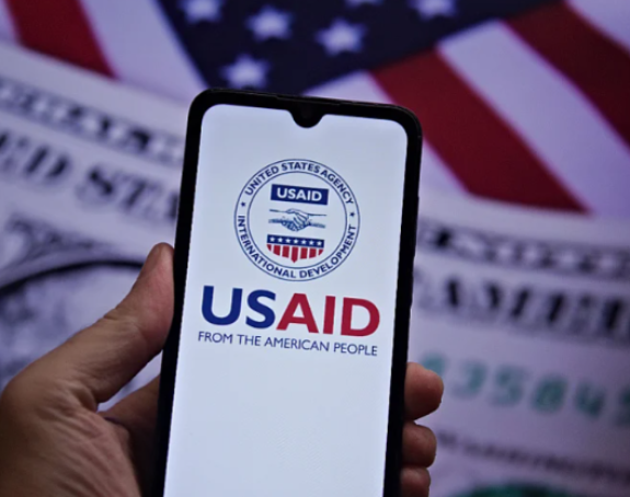Naredbe osoblju USAID: Dokumente rezati i spaljivati