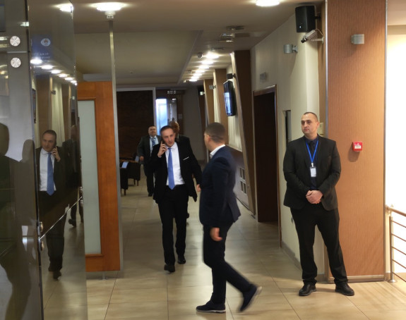 Haos u Skupštini: Bodiroga izbačen sa sjednice (VIDEO)