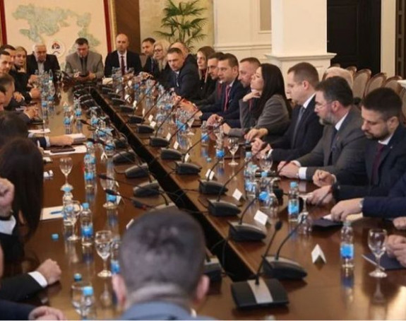 Iz Doboja pitaju: Je li Obren Petrović okrenuo leđa Dodiku?