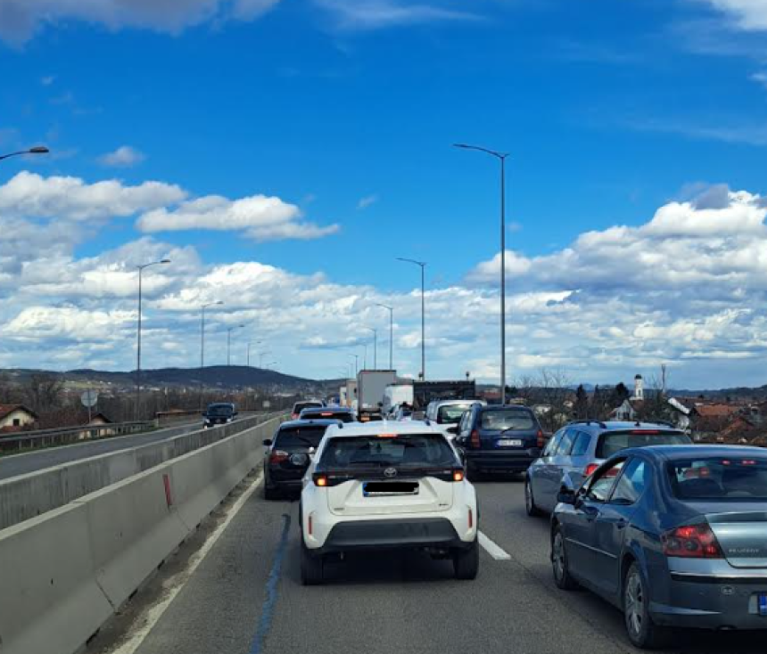 Udes na brzoj cesti kod Banjaluke, stvorile se kolone